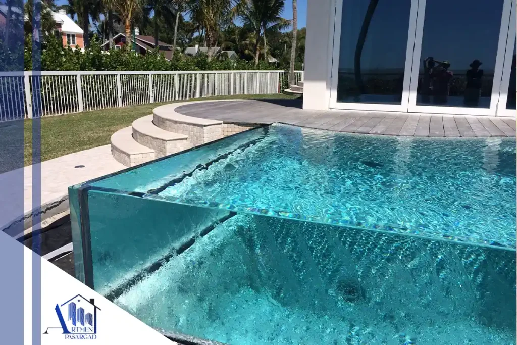 استخر شیشه ای چیست؟