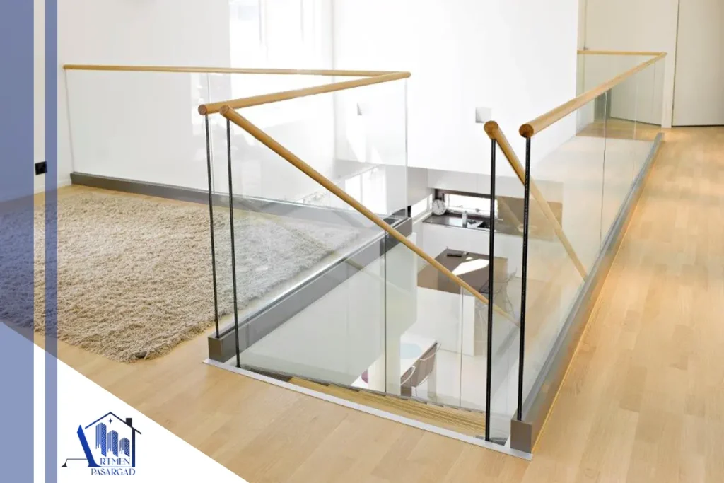 نرده شیشه‌ای اکسپوز