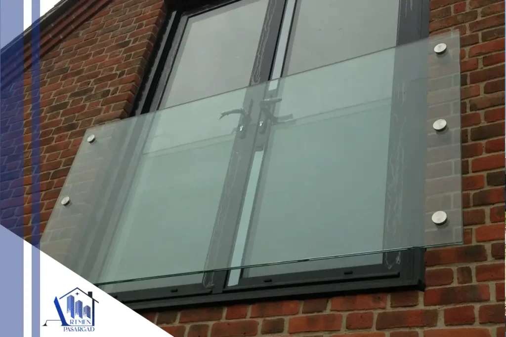 نرده شیشه‌ای ژولیت