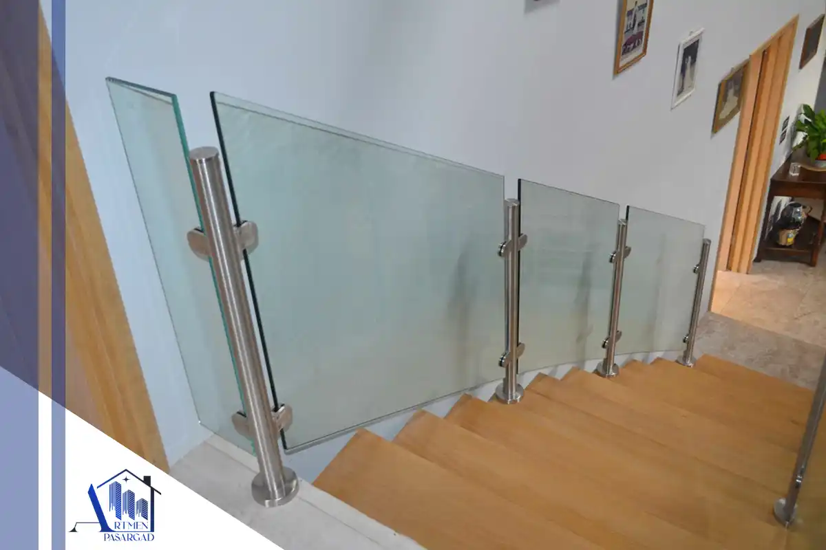 گالری هندریل شیشه ای 4