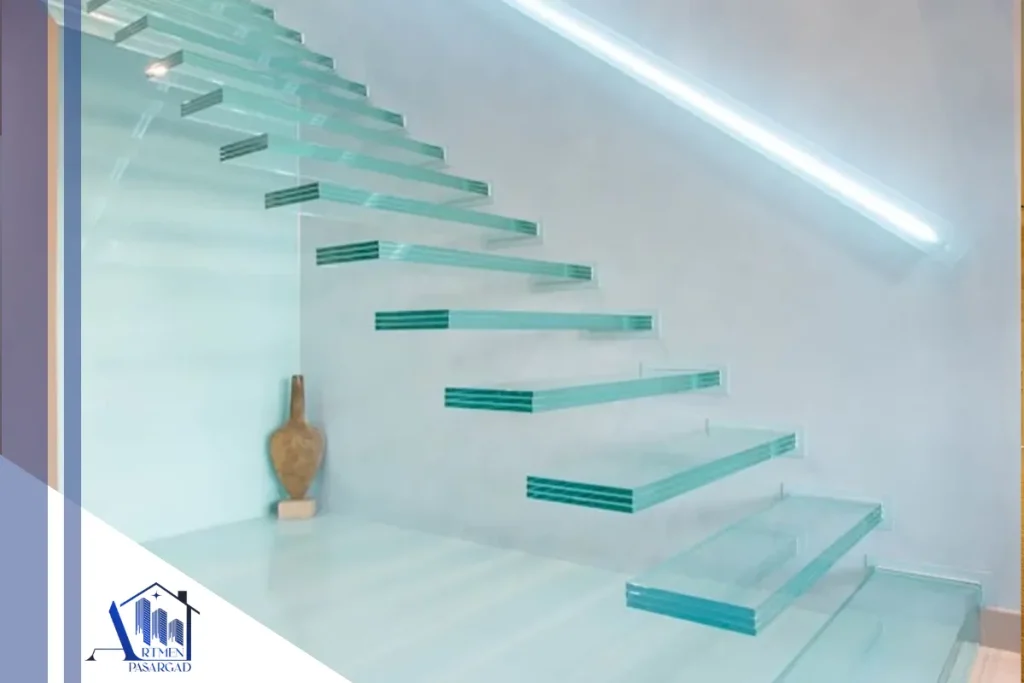 پله شیشه ای معلق